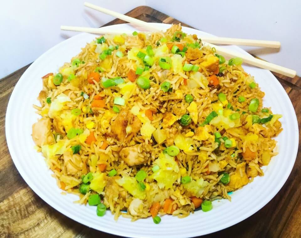 Healthy chicken and pineapple fried rice