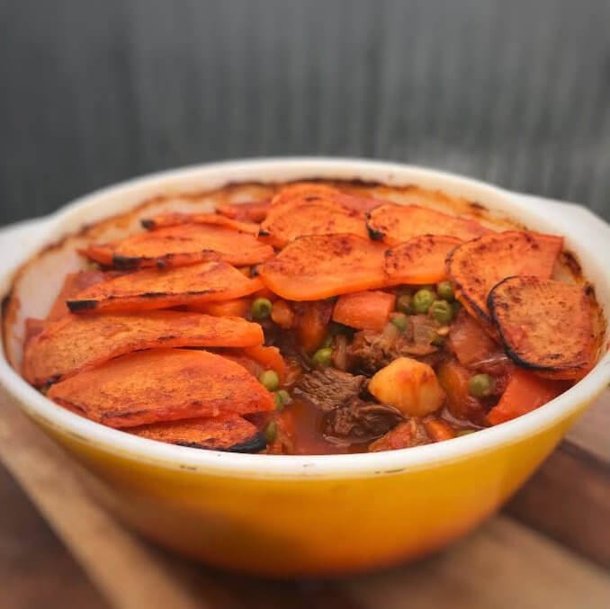 Chunky beef and vegetable pie