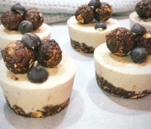 vegan choc chip mini cheesecakes