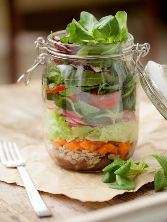 w-To-Perfect-The-Mason-Jar-Salad