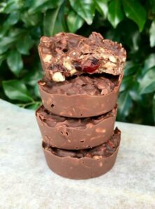 4 ingredient nut free chocolate cups