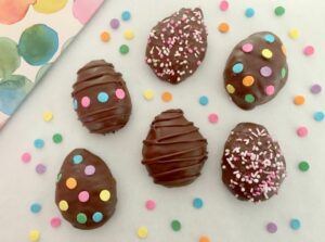 5-Ingredient-Homemade-Easter-Eggs